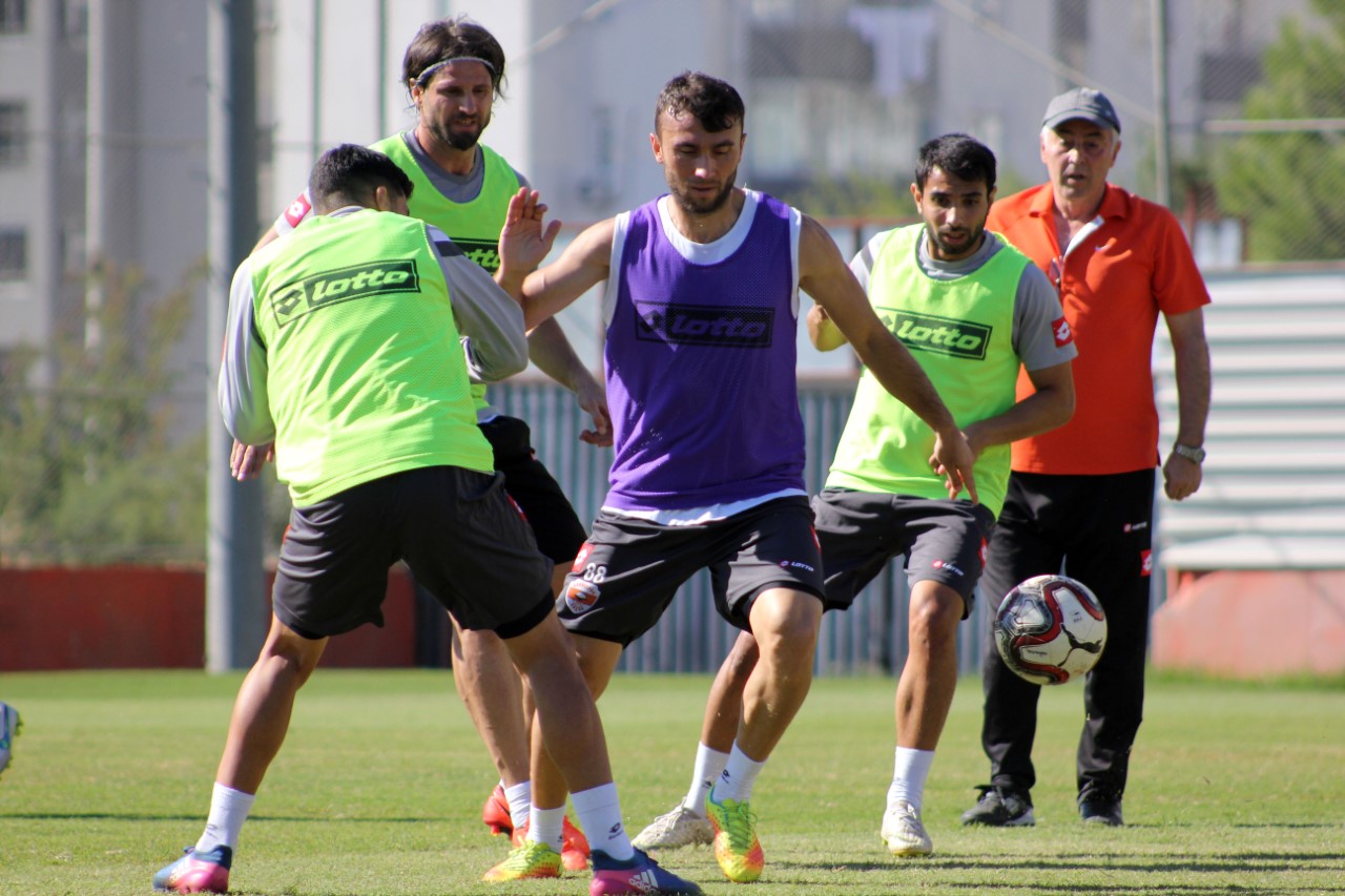 Adanaspor horoz kesecek