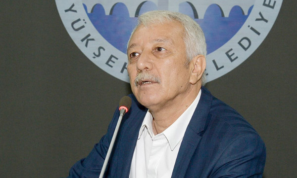 “Önce ‘Büyükşehir’e adayım’ deme cesaretini göstersin”