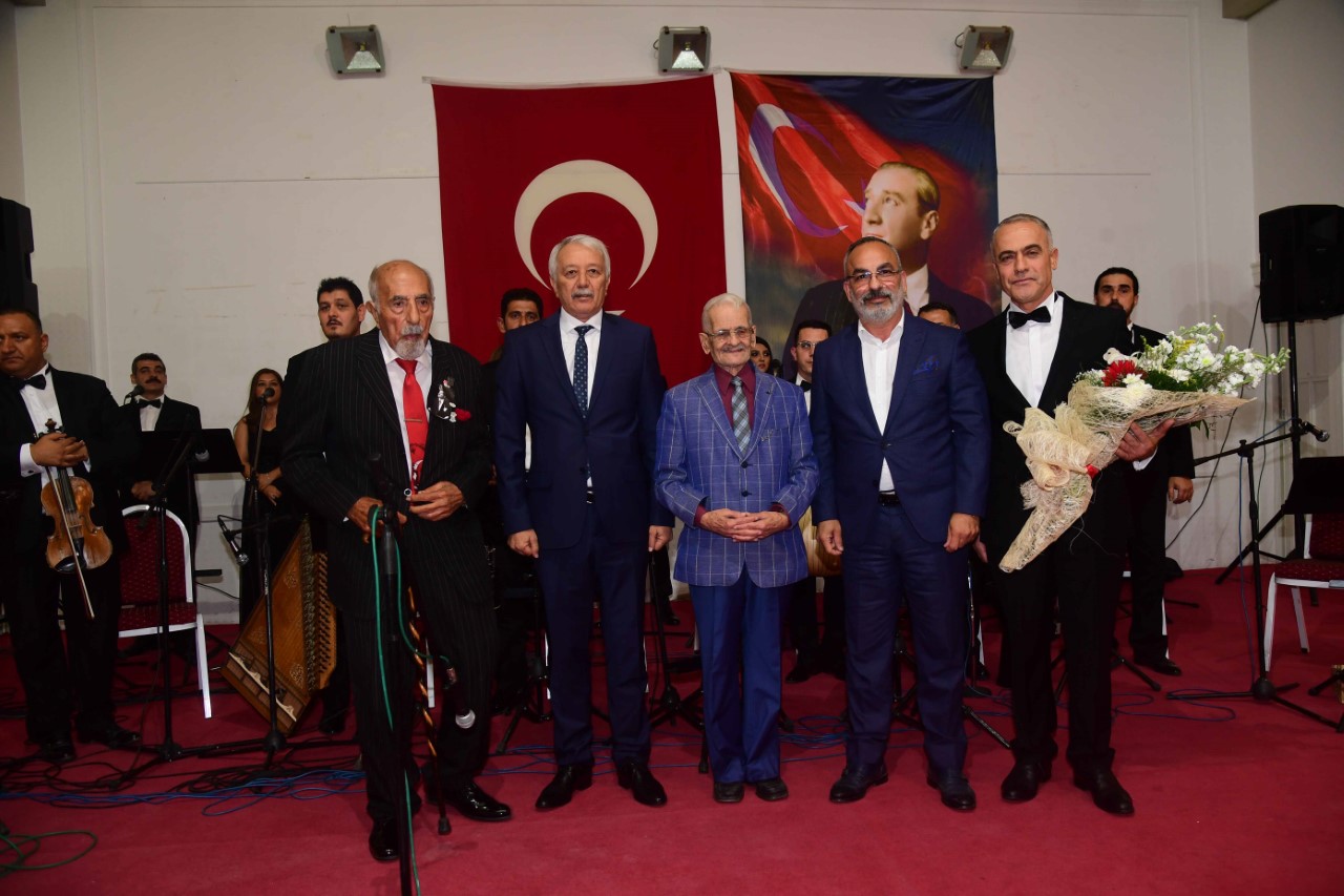 Atatürk, sevdiği türkülerle anıldı