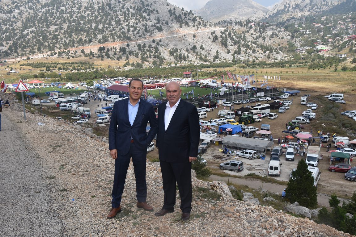 Sözlü ve Aslan Karaisalı’da Tarih Yazıyor