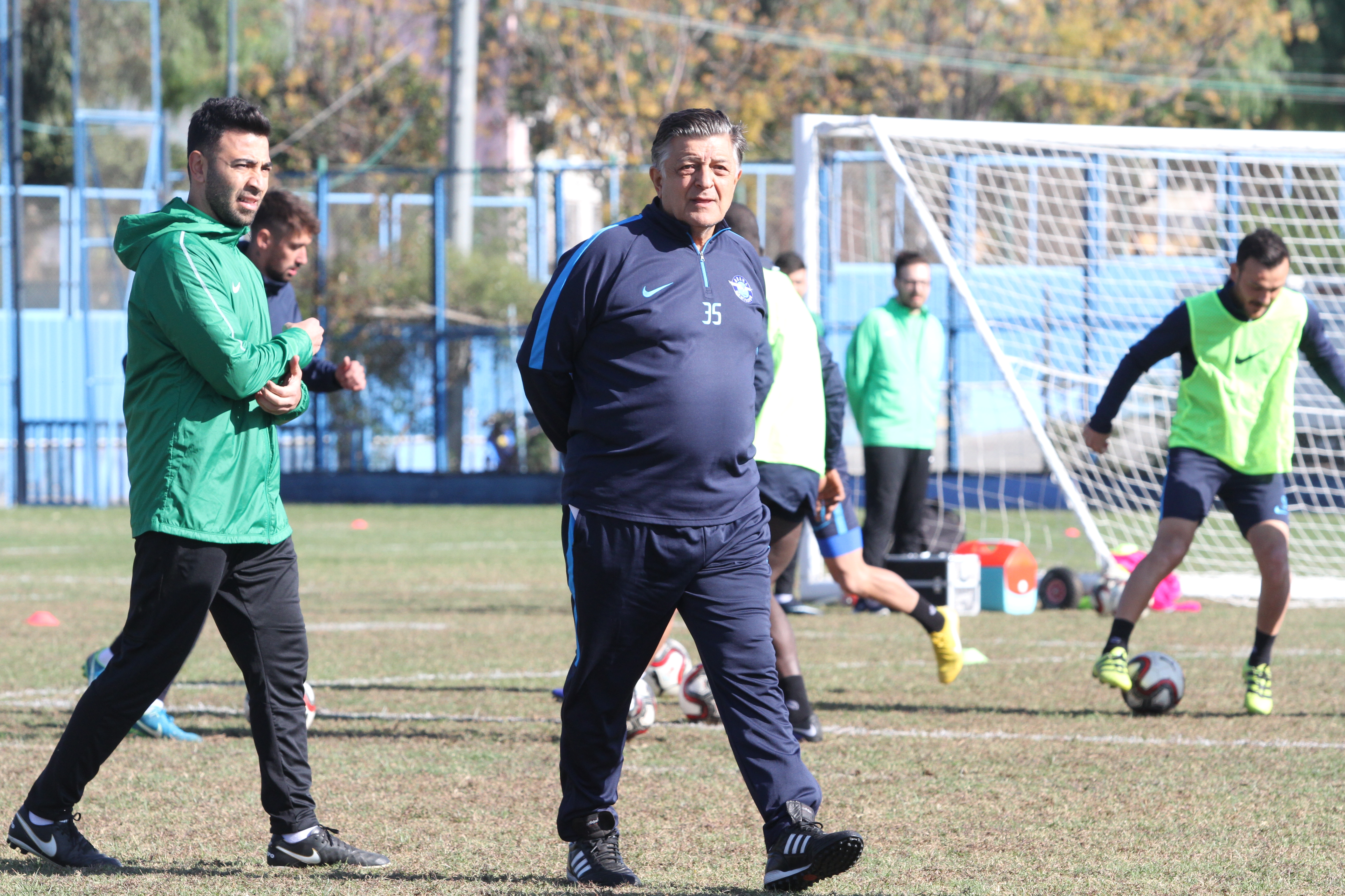 Yılmaz Vural kolları sıvadı