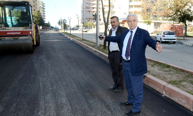 Başkan Aldırmaz Kenan Evren Bulvarı'nda asfalt denetiminde