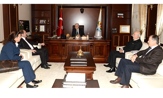 Darendeliler Vakfı'ndan Zihni Aldırmaz'a ziyaret