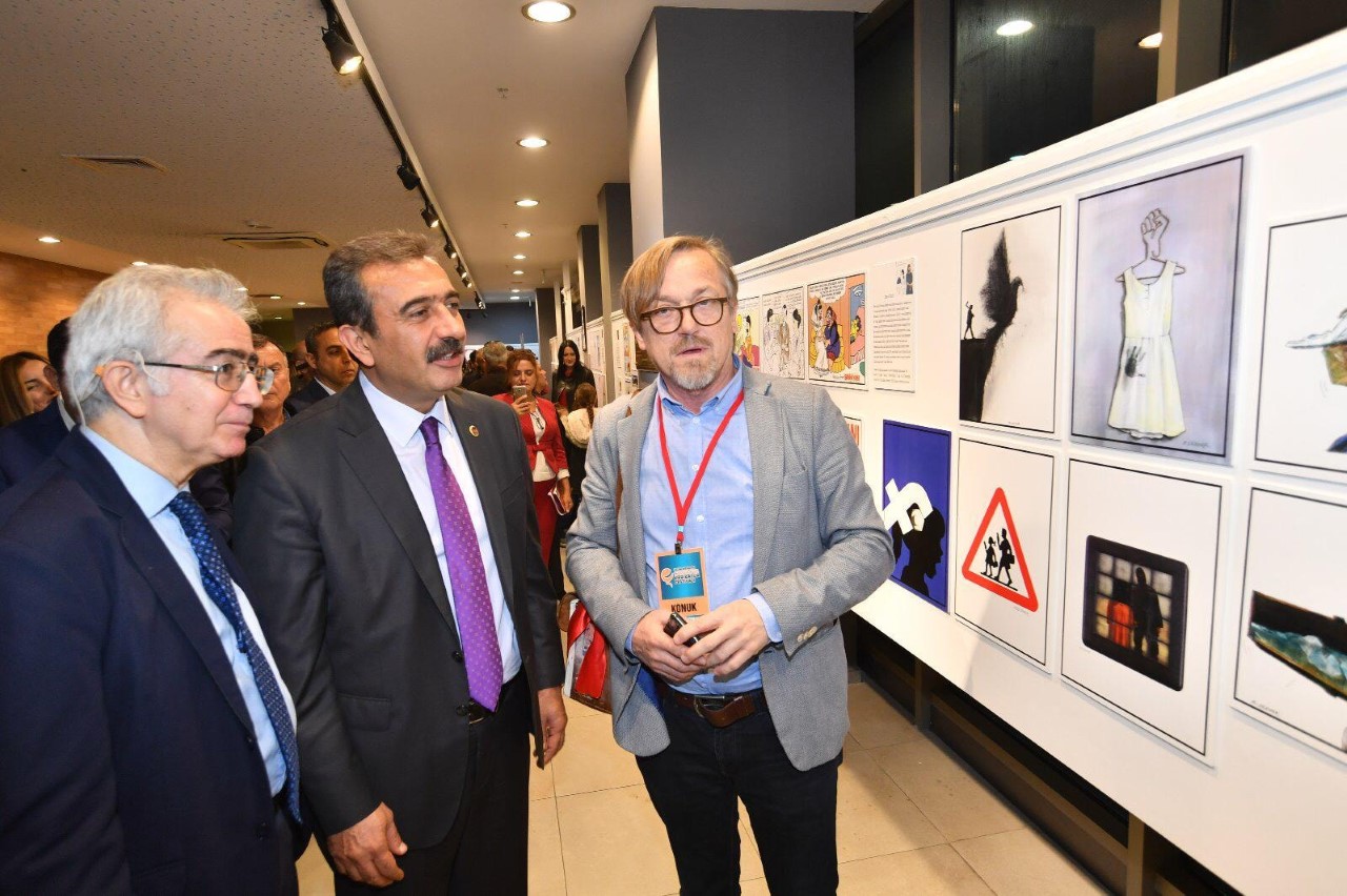 Çukurova Karikatür Festivali’ne akın vardı