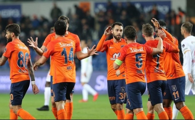 
ŞİMŞEK BAŞAKŞEHİR ÖNÜNDE
