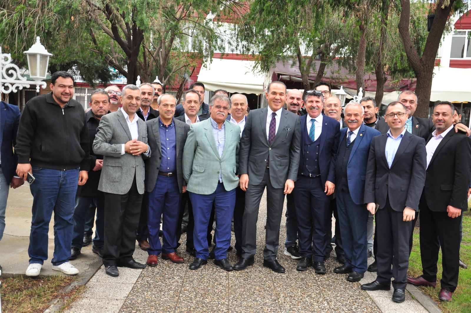 Sözlü'den mobilyacılara destek ziyareti