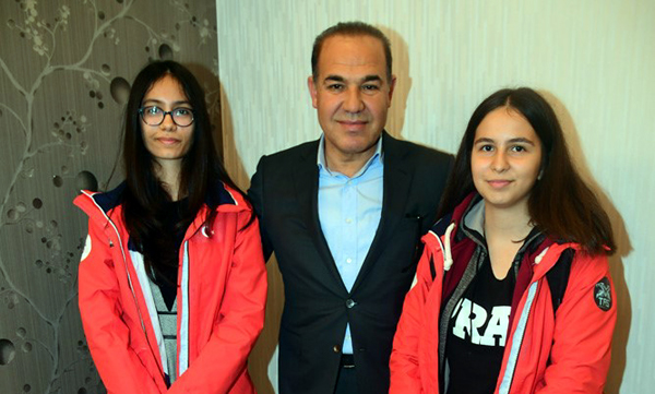 Dünya birincisi gençlerden Başkan Sözlü’ye teşekkür ziyareti