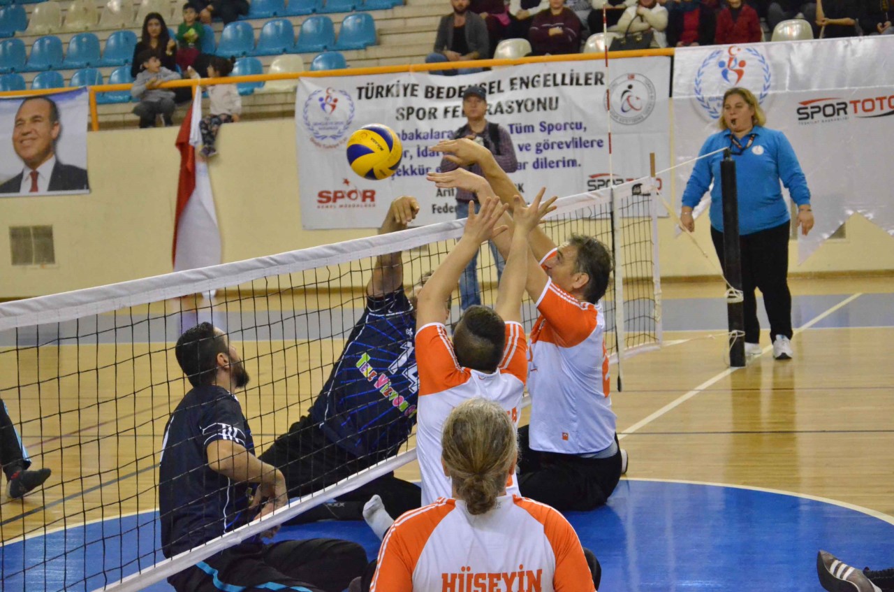 Adana'da Oturarak Voleybol Türkiye Kupası Heyecanı bitti