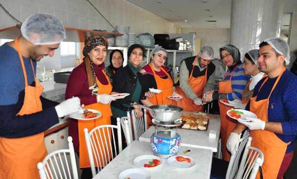 Sığınmacılara aşçı yardımcılığı eğitimi