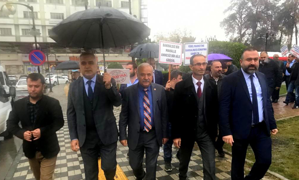 Bakkallar AVM'lere tepki yürüyüşü yaptı