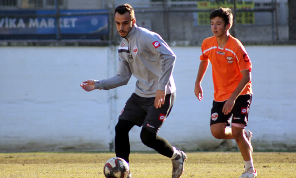 Adanaspor, U21 takımı ile antrenman maçı yaptı