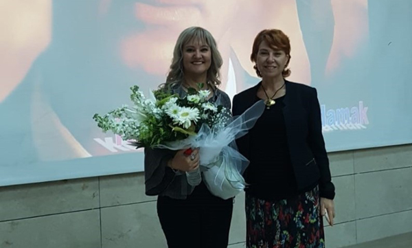 Sümer Öztanrıöver'den eczacı adaylarına konferans