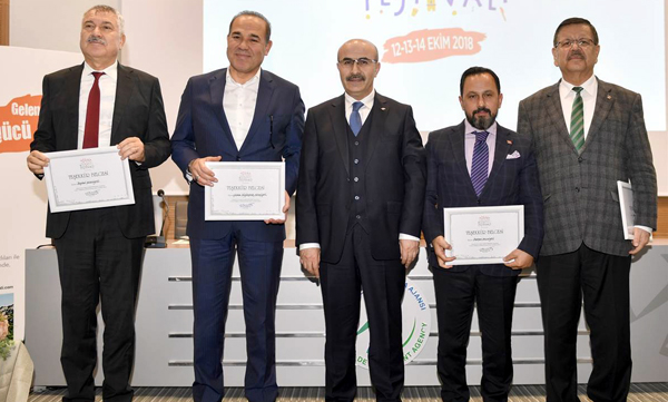 Lezzet Festivali'ne destek verenlere plaket 