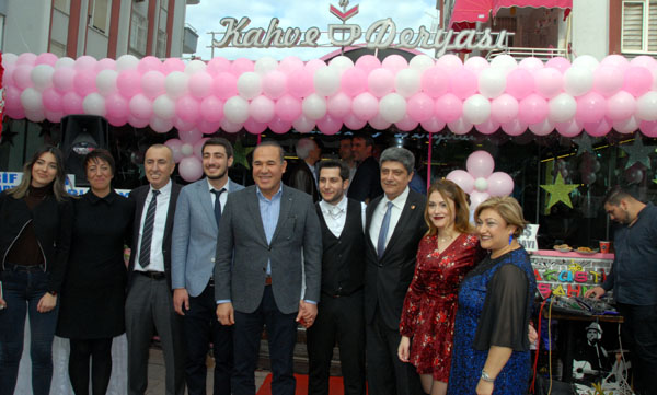 Gençlerden harika bir iş yeri, muhteşem açılış