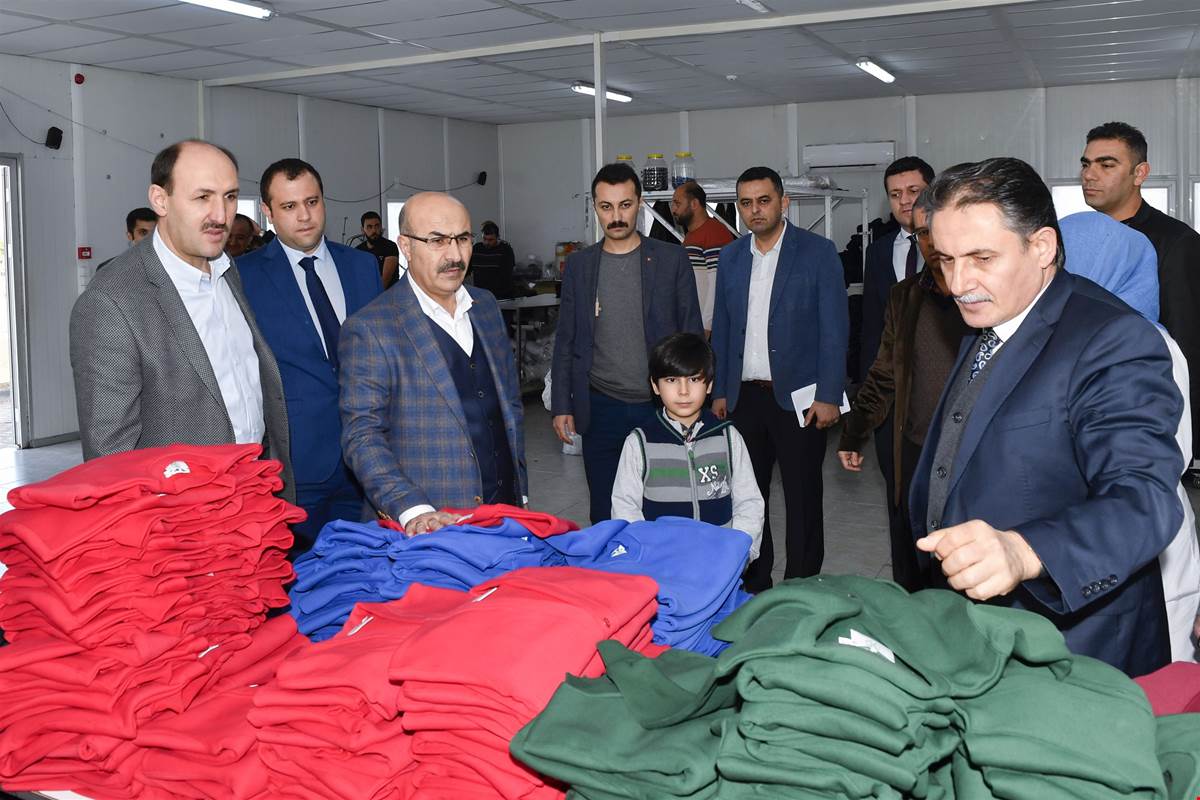 Vali Demirtaş'tan Geçici Barınma Merkezi'ne ziyaret