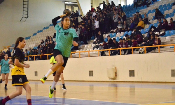 Okullar arası Genç Kızlar Hentbol Müsabakaları Sona erdi