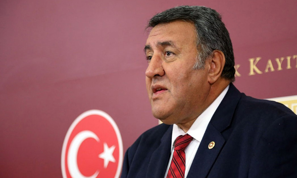 Gürer: ''Esnaf krediyle ayakta duruyor''