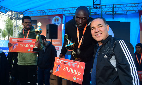 Adana Kurtuluş Yarı Maratonu’nda Kenyalı atletler şampiyon