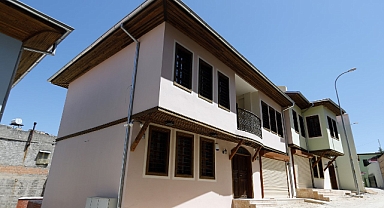 Akay ödüle doymuyor