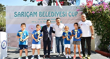 Başkan Uludağ’dan şampiyonlara kupa