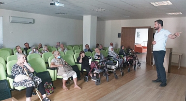 Yaşlılara Güvenli İnternet Kullanımı Eğitimi