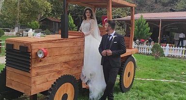 Ahşap traktöre büyük ilgİ