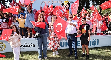 Çocuklar Cumhuriyet Bayramı’nı Şenlikle Kutladı