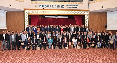 Öğretmenleri kucakladılar