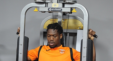 Kaplan salonda çalıştı