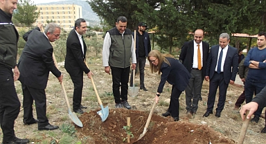 Kozan MYO’dan fidan etkinliği