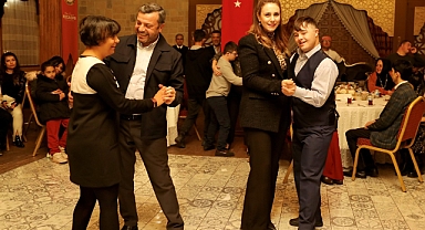 Yüreğir Belediyesi’nden engelliler gününe renkli kutlama