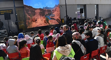 Çukurova'da depremzede çocuklar eğlendi