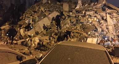 Depremdeki can kaybı 7 bin 108'e yükseldi