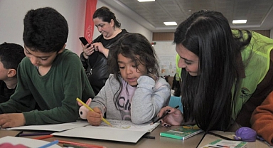 Depremzede çocuklara psikososyal destek