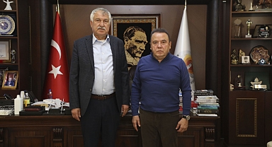 Karalar ve Böcek, depremzedelere destek için görüştü