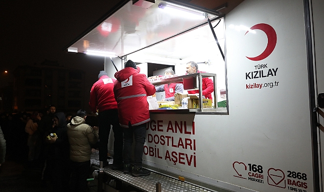 Kızılay afet bölgelerinde beslenme hizmetlerini sürdürüyor