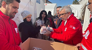 Kızılay afetzede çocukların yarasını sarıyor 