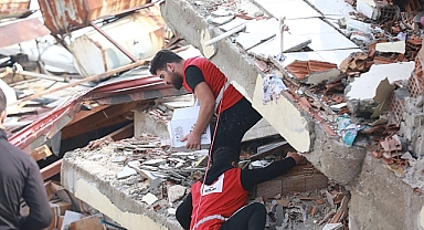 Depremdeki can kaybı 49 bin 589'a ulaştı