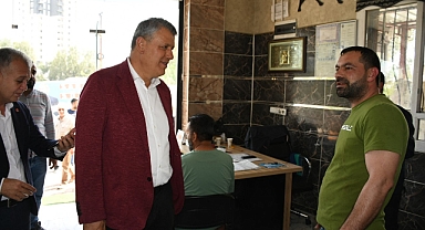 Tencerede et değil dert kaynıyor