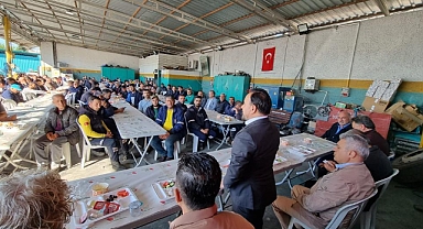 Başkan Uludağ, işçilerle kahvaltı yaptı