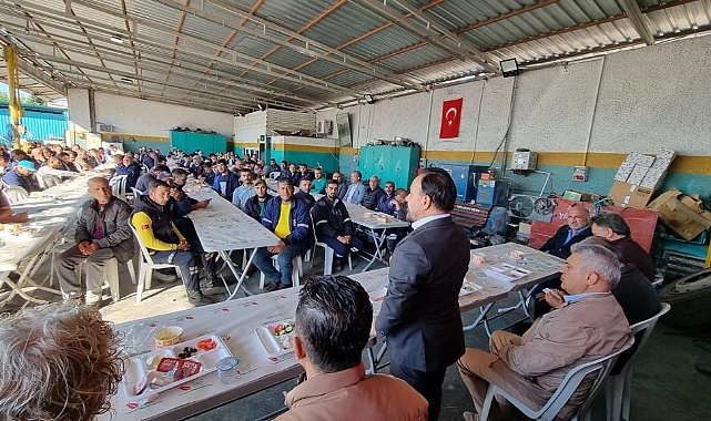 Başkan Uludağ, işçilerle kahvaltı yaptı
