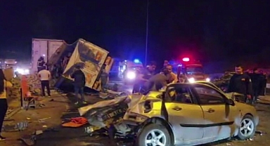 Otoyol'da zincirleme kaza: 2 ölü, 9 yaralı