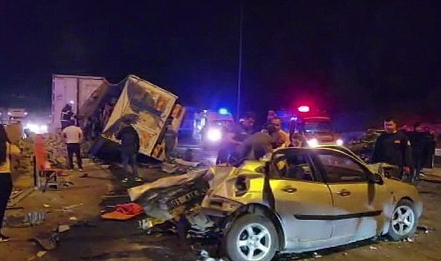 TEM Otoyolu'nda zincirleme facia: 7 ölü, 7 yaralı