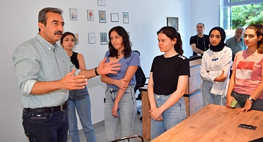 Çukurova’da ders kafeler dolup taşıyor