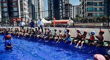 Sarıçam’da portatif havuz açıldı