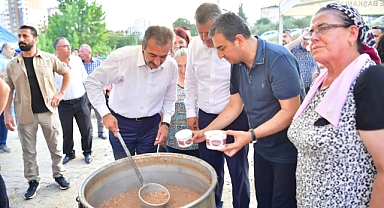 Başkan Soner Çetin aşure etkinliğine katıldı