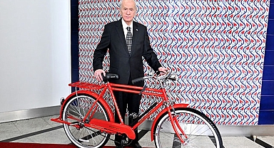 Bahçeli'den bisikletli kutlama