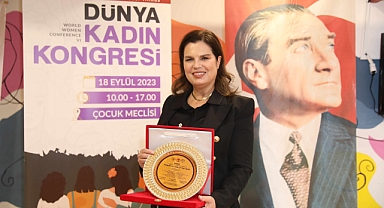Meryem Tuncel’e 'Yılın Kadın Rektörü' ödülü