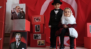 Çukurovalı miniklerden Cumhuriyet defilesi