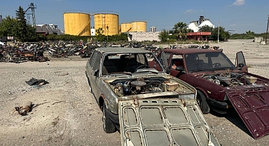 Yediemin otoparkındaki icralık araçlar yağmalandı